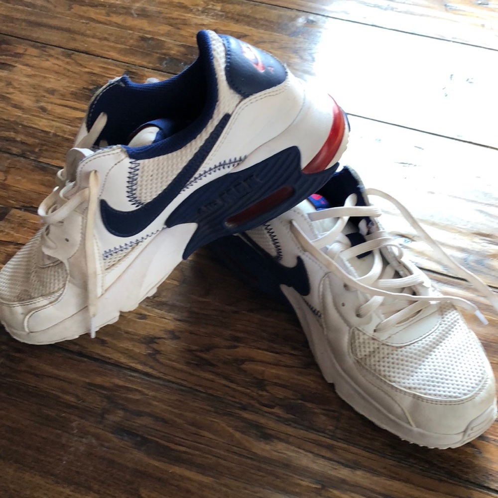 Men’s 7.5 Nike Air Shoes